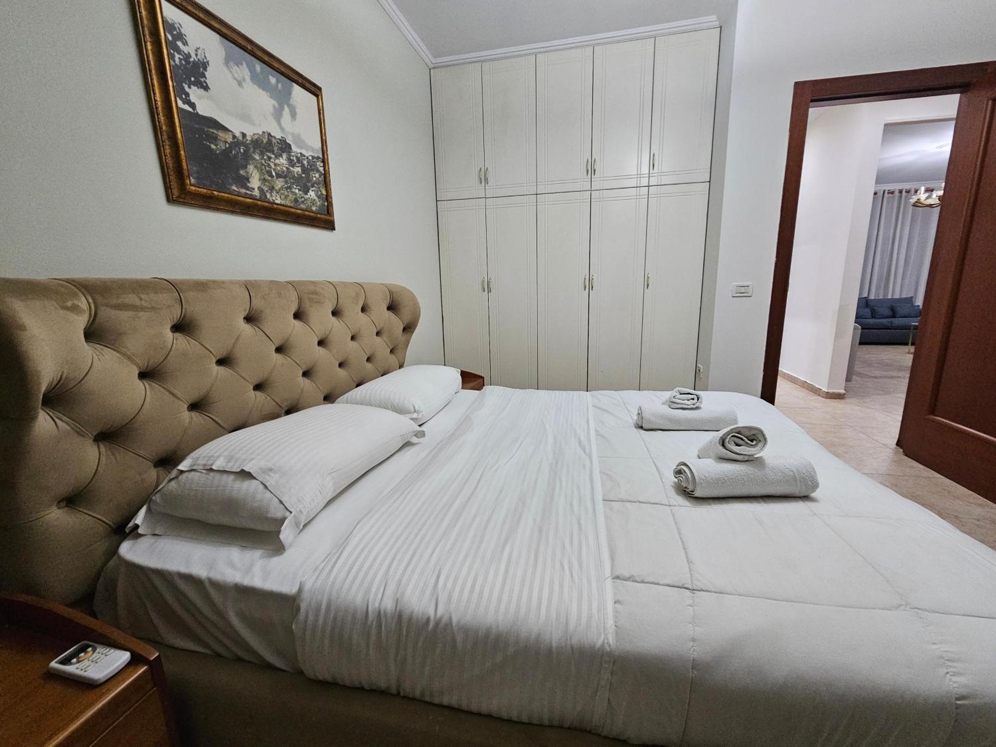 טיראנה Skanderbeg Square Explorer Apartments מראה חיצוני תמונה